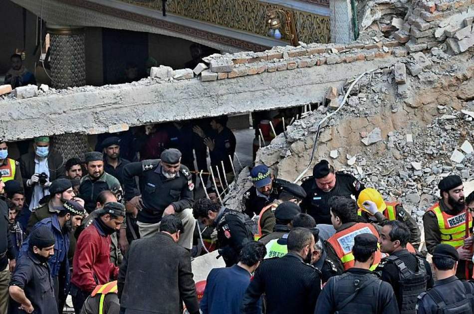 شمار کشته‌شدگان حمله دیروز در مسجد در شهر پشاور پاکستان به ۸۳ تن رسید