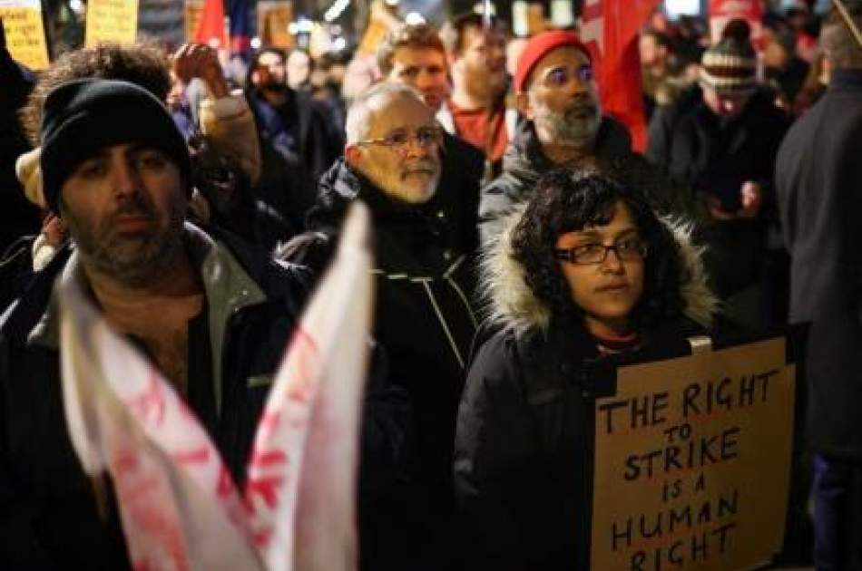 UK Teachers and Civil Servants Join Biggest Strikes