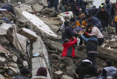 په ترکیه کې زوروره زلزله؛ د افغان کډوالو جسدونه په ډله ایزو قبرونو کې ښخ شوي