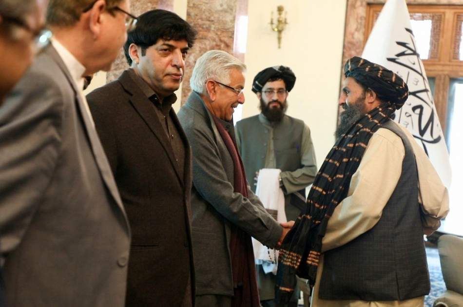 مذاکرات هیات بلندپایه اسلام‌آباد در کابل/ ملا برادر: مسائل تجاری و اقتصادی باید از موضوعات سیاسی و امنیتی جدا باشد!