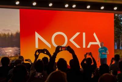 Nokia changes iconic logo