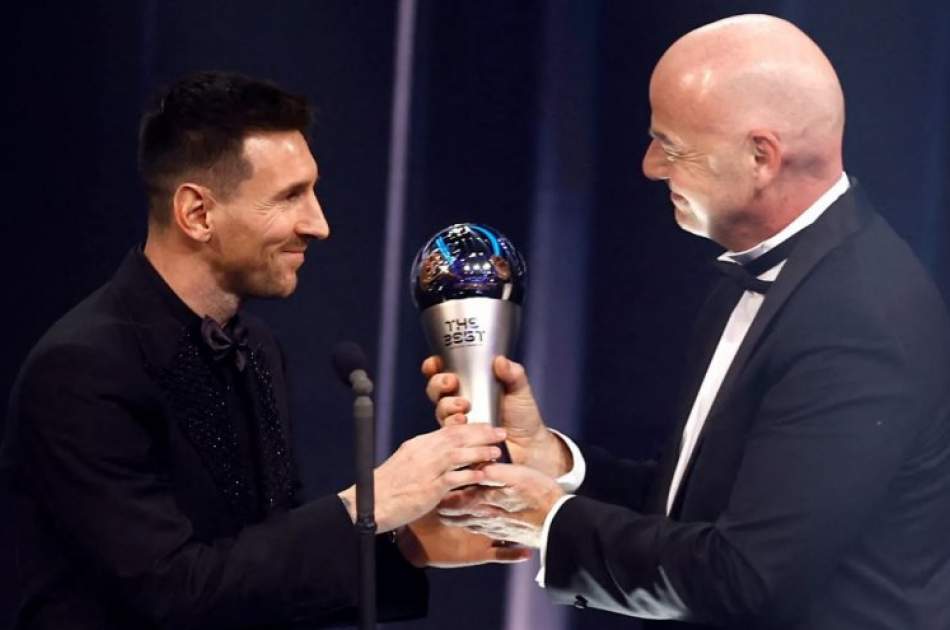 ميسي يفوز بجائزة الفيفا كأفضل لاعب لكرة القدم في العالم