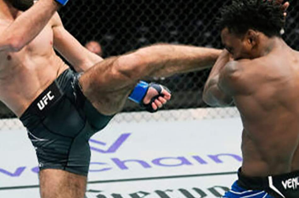 Afghan MMA fighter Farid defeats his American opponent