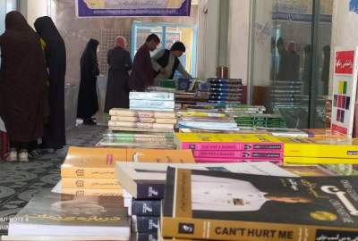 إقامة معرض للكتب في مدينة هرات / عرض 10 آلاف کتب