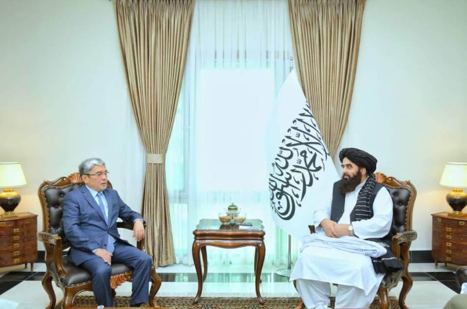 دیدار متقی با سفیر قزاقستان در کابل/ وزیر خارجه: دو طرف باید تجارت و همکاری را افزایش دهند