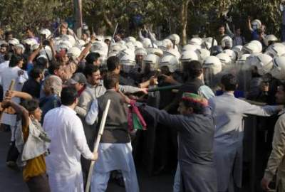 Clashes Erupt in Pakistan as Police Try to Arrest Imran Khan