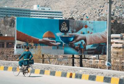 تصاویر/ نمایش بیلبوردهای «افطارمان در قدس» در جاده های کابل  