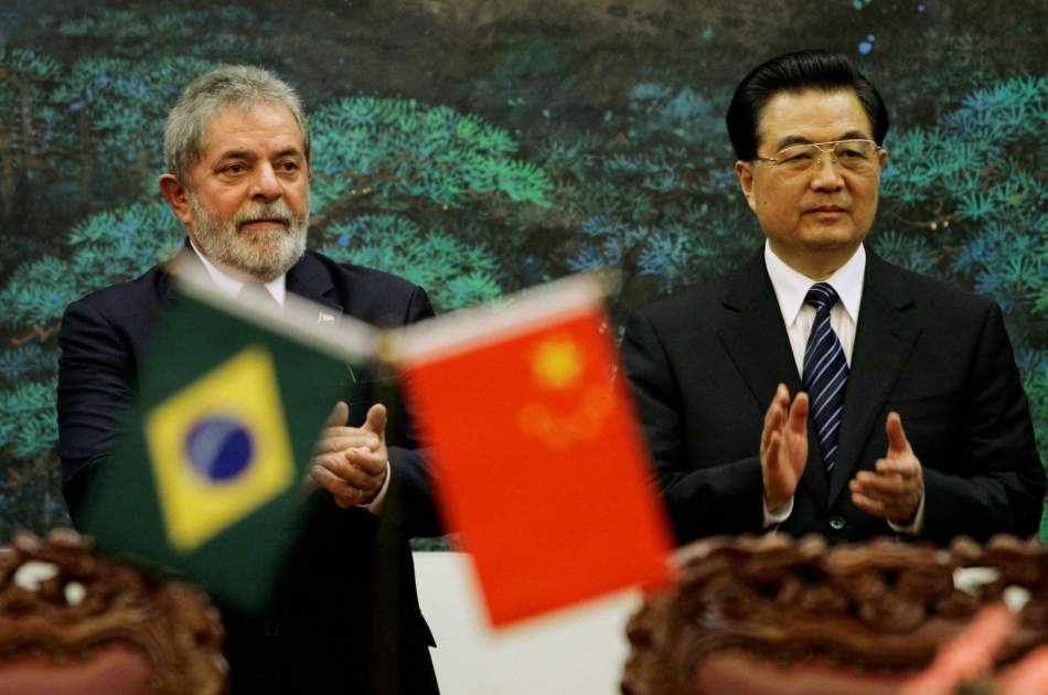 چین و برزیل دالر را از مبادلات تجاری خود حذف کردند