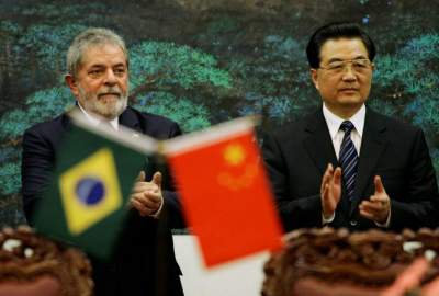 چین او برازیل له خپل تجارت څخه ډالر لرې کړل