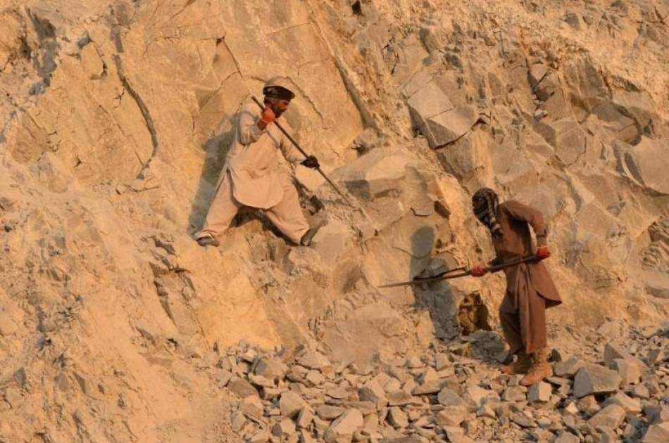امارت اسلامی کار استخراج ۱۲ معدن را به داوطلبی می‌گذارد