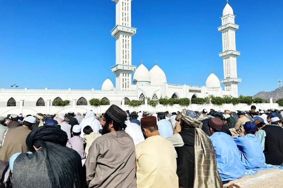 برگزاری نماز عید فطر در قندهار به امامت رهبر امارت اسلامی و در فضای امن