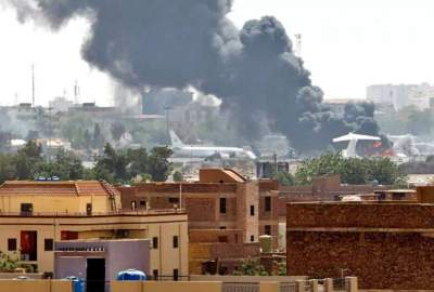 تداوم درگیری‌ها در سودان؛ فرانسه هم خروج اتباعش را از این کشور آغاز کرد