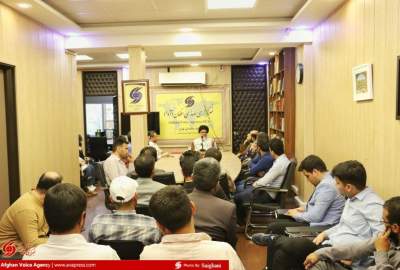 گزارش تصویری/ نشست تشکیلاتی دفتر نمایندگی مرکز تبیان در تهران با حضور ریاست کل این تشکیلات  