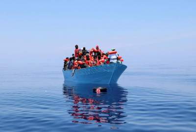 یک کشتی با ۵۰۰ پناهجو در آب‌های مدیترانه ناپدید شده است