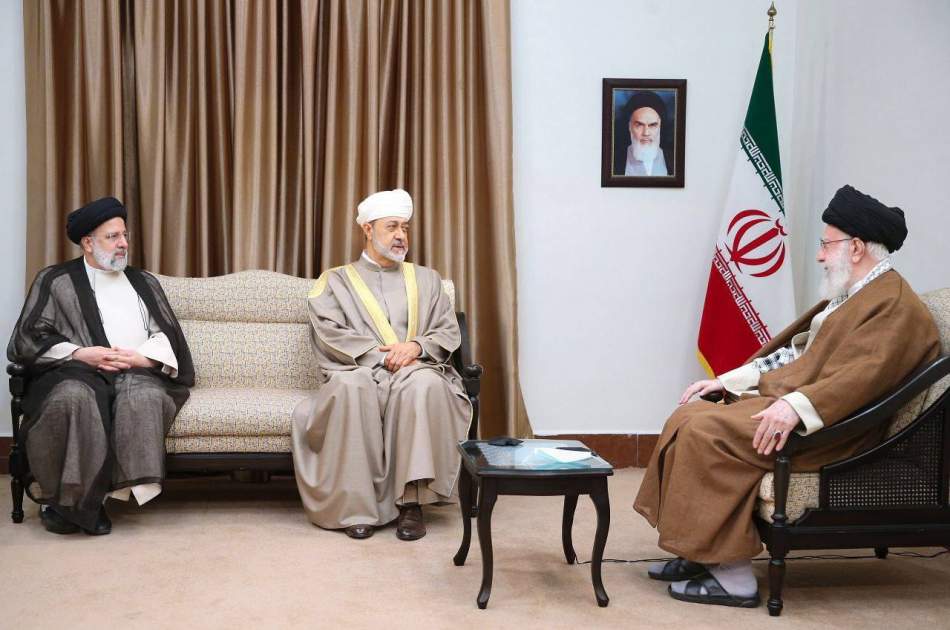 دیدار سلطان عمان با رهبر انقلاب اسلامی؛ گسترش روابط ایران و عمان به نفع هر دو کشور است