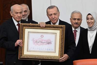 اردوغان برای سومین بار به عنوان رئیس جمهور ترکیه سوگند خورد  <img src="https://cdn.avapress.com/images/video_icon.png" width="16" height="16" border="0" align="top">