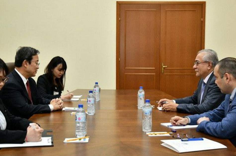 سفیر جاپان با نماینده ازبیکستان درباره پروژه‌های مشترک آموزشی و توسعه‌ای گفت‌وگو کرد