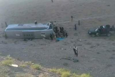 واژگونی بس مسافربری در زابل ۹ کشته و ۳۱ زخمی بر جای گذاشت