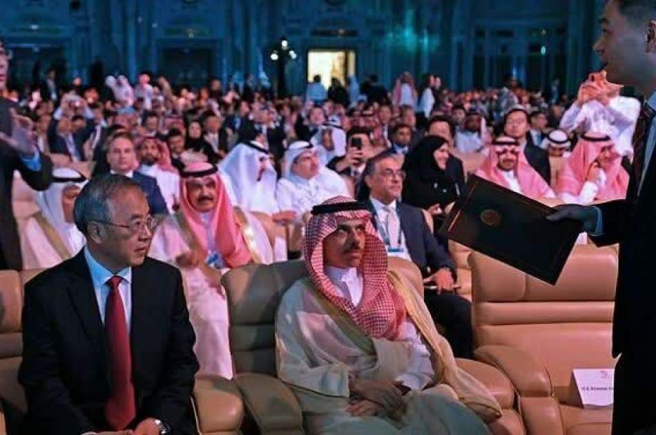 Al Arabiya: China signed a 10 billion dollar contract with Arab countries