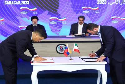 ایران و ونزوئلا چندین قرارداد نفتی و 19 سند همکاری فرهنگی امضا کردند  