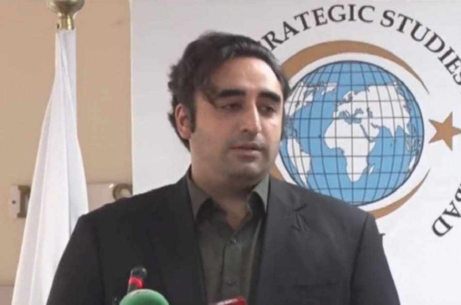 Zardari: International Community Must not Abandon Afghanistan