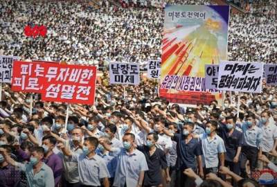تظاهرات ۱۲۰ هزار نفری مردم کره شمالی علیه آمریکا