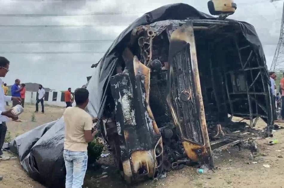 25 Killed, 8 injured after bus catches fire in India