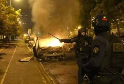 ادامه اعتراضات در فرانسه؛ در برخی شهرها حکومت نظامی شبانه برقرار شد