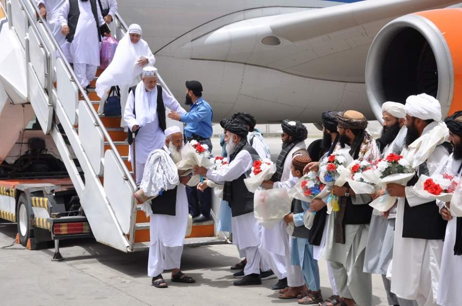 First post-hajj flight arrives in Kabul
