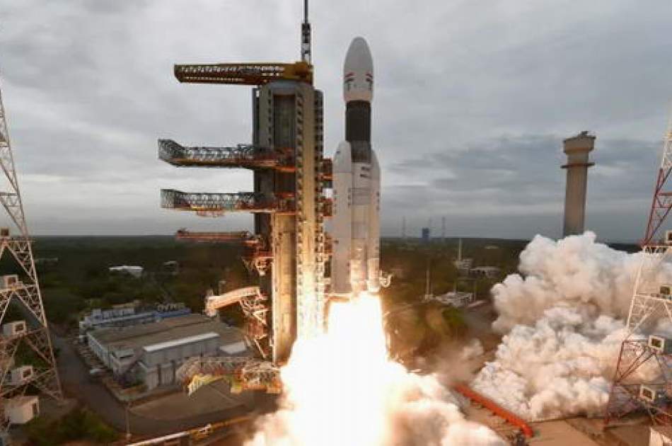 هند سپوږمۍ ته د چاندرایان- ۳ فضايي بیړۍ واستوله