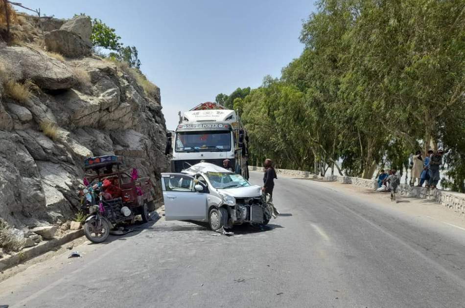 شش کشته و زخمی در پی حادثه ترافیکی در شاهراه کابل – جلال‌آباد