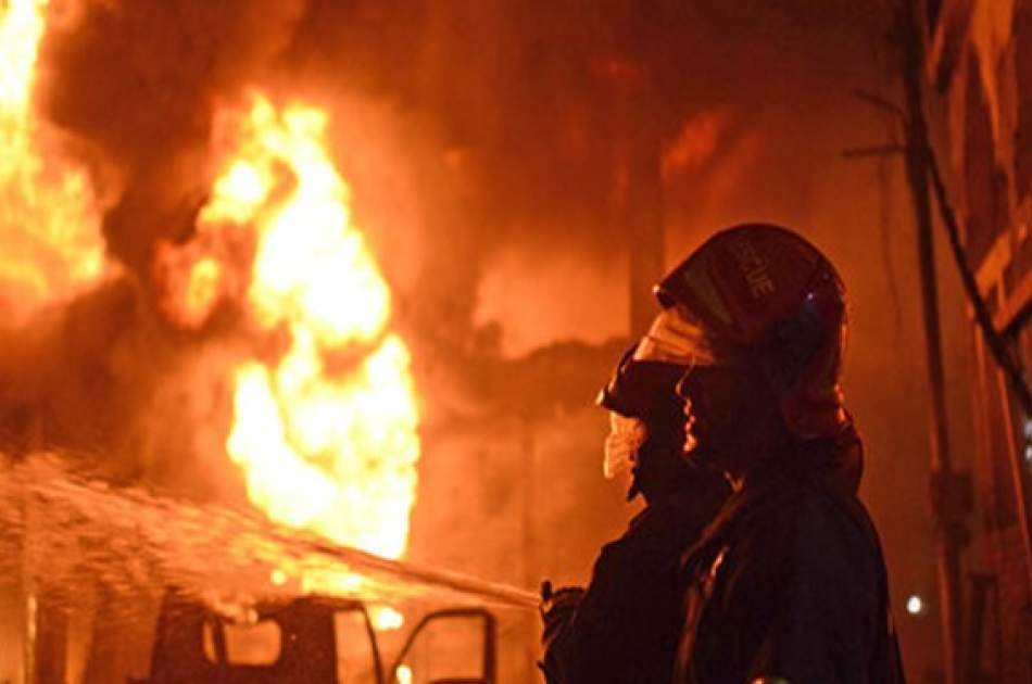 A massive fire in Türkiye involved 10 factories