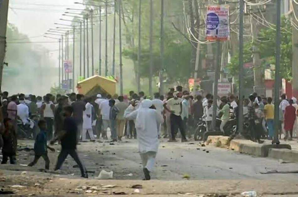 At least 5 killed in Hindu-Muslim clashes in India