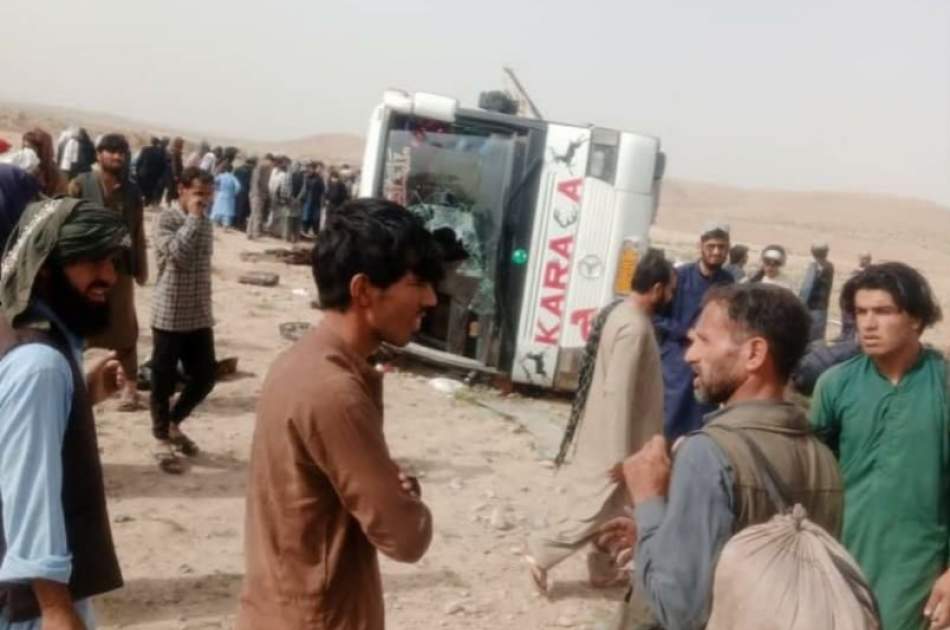 1 Killed and 19 Injured as Bus Overturns in Kabul-Kandahar Highway