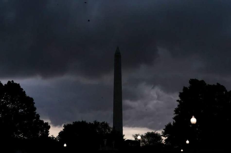 2 dead, thousands without power after severe storms batter eastern US