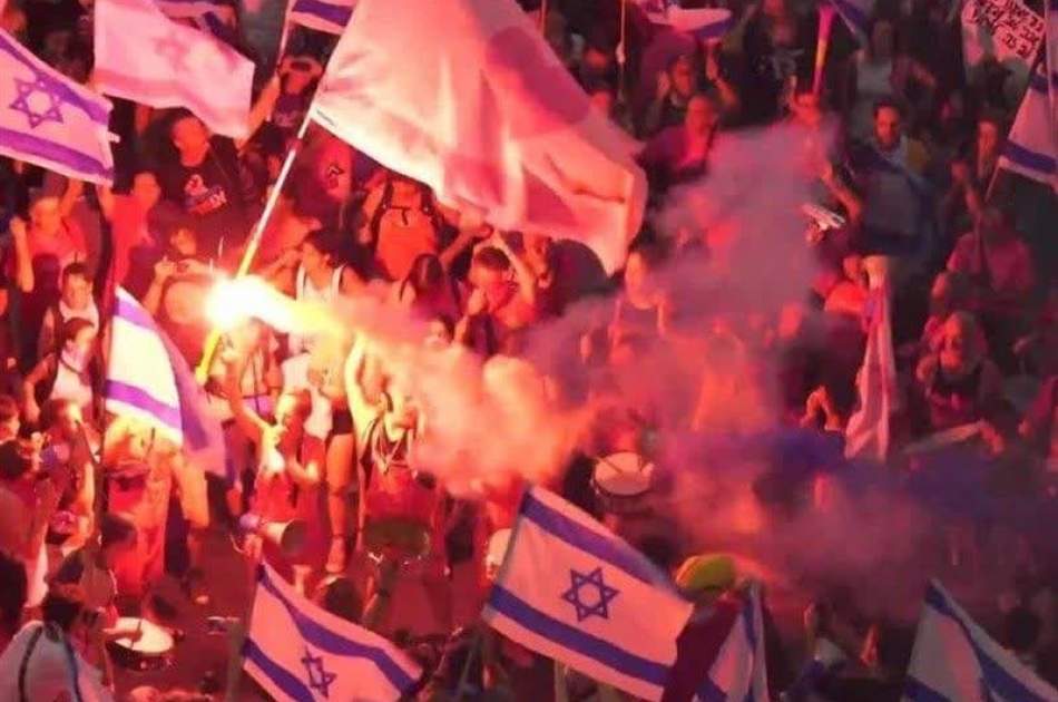 Thousands March in Occupied Palestine