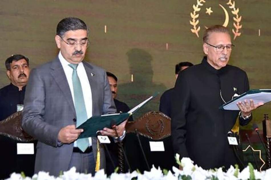 انوارالحق کاکر به عنوان نخست وزیر موقت پاکستان سوگند یاد کرد