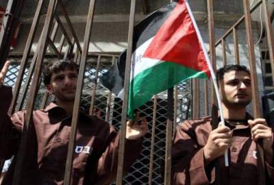 Palestinian prisoners went on a hunger strike after the violations and aggressions of the Zionist regime
