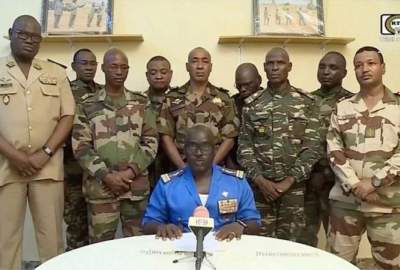 کودتاچیان در نیجیر سفیر فرانسه را از این کشور اخراج کردند