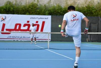 Setting an interesting world record by an Iranian footballer; 637 tennis shots with foot instead of racket!