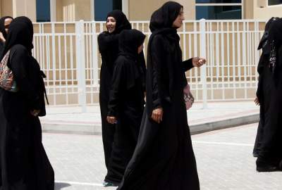 فرانسه پوشیدن عبای اسلامی را هم برای دختران در مدارس ممنوع کرد