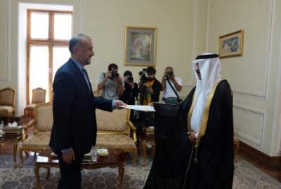 سفیر جدید عربستان در تهران رونوشت استوارنامه خود را تقدیم وزیر خارجه ایران کرد