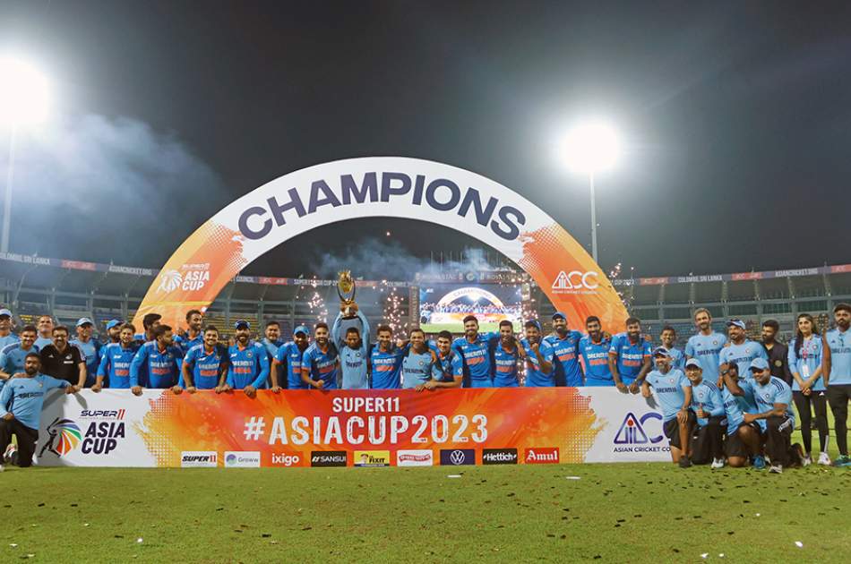 India beat Sri Lanka by 10 wickets