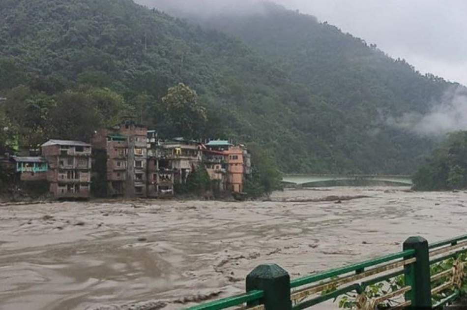 بر اثر سیلاب در هند ۲۳ نیروی ارتش این کشور ناپدید شدند