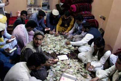 جوانان ننگرهار ۸ میلیون افغانی به زلزله‌زدگان هرات کمک کردند