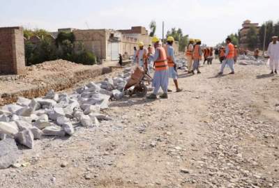 کار ساخت یک جاده با هزینه 24 میلیون افغانی در جلال‌آباد آغاز شد