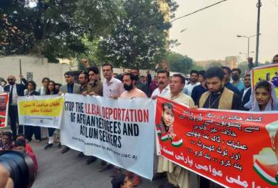 پاکستاني اعتراض کوونکي: د افغان کډوالو په شړلو کې د حکومت کړنه د خندا وړ ده