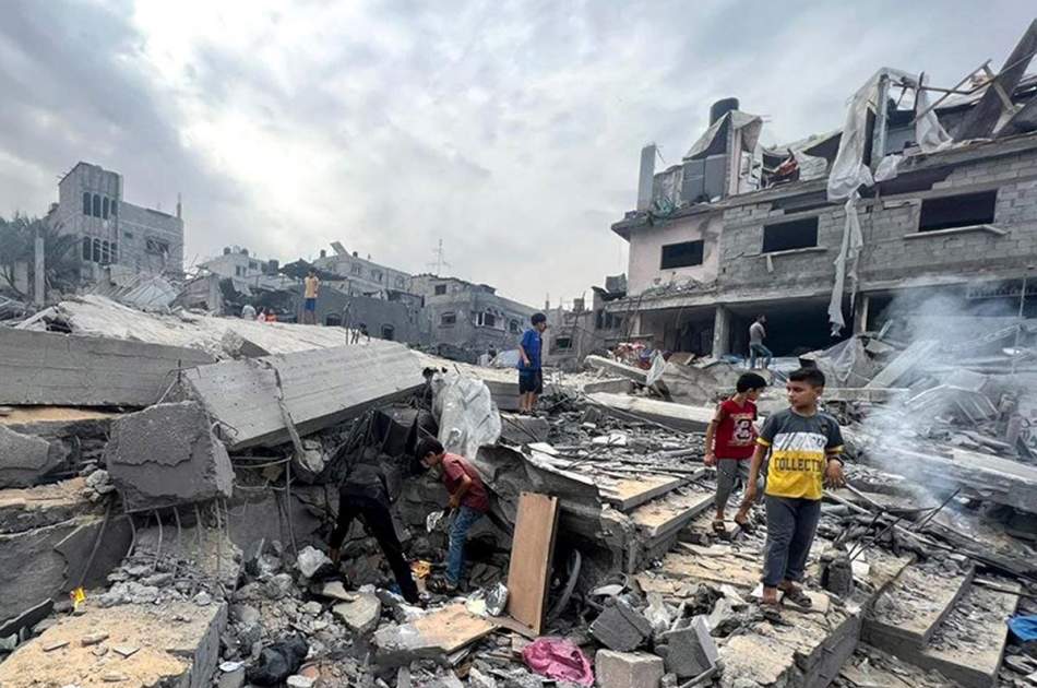 The continuation of heavy bombardment of the Zionist regime in Gaza the ...