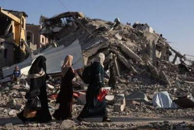 زندگی بر روی ویرانه‌های منازلی که اشغالگران صهیونیست در غزه ویران کرده اند  