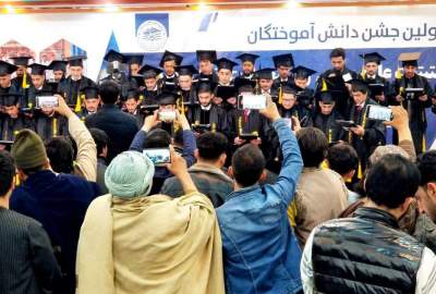 برگزاری مراسم جشن فراغت 200 دانشجو از رشته های قابلگی و پرستاری در شهر مزارشریف